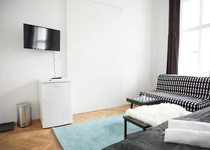 Urban - Contactless Check-in Apartment